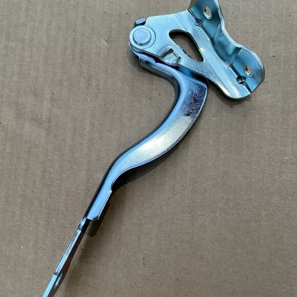 2007-11 CHEVY AVEO, PONTIAC G3 LEFT DRIVER SIDE HOOD HINGE — NEW - Picture 2 of 5